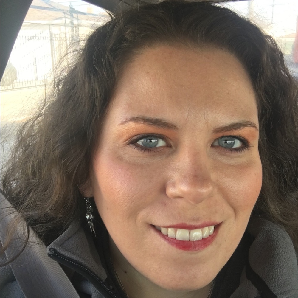 Meet your Posher, Danielle